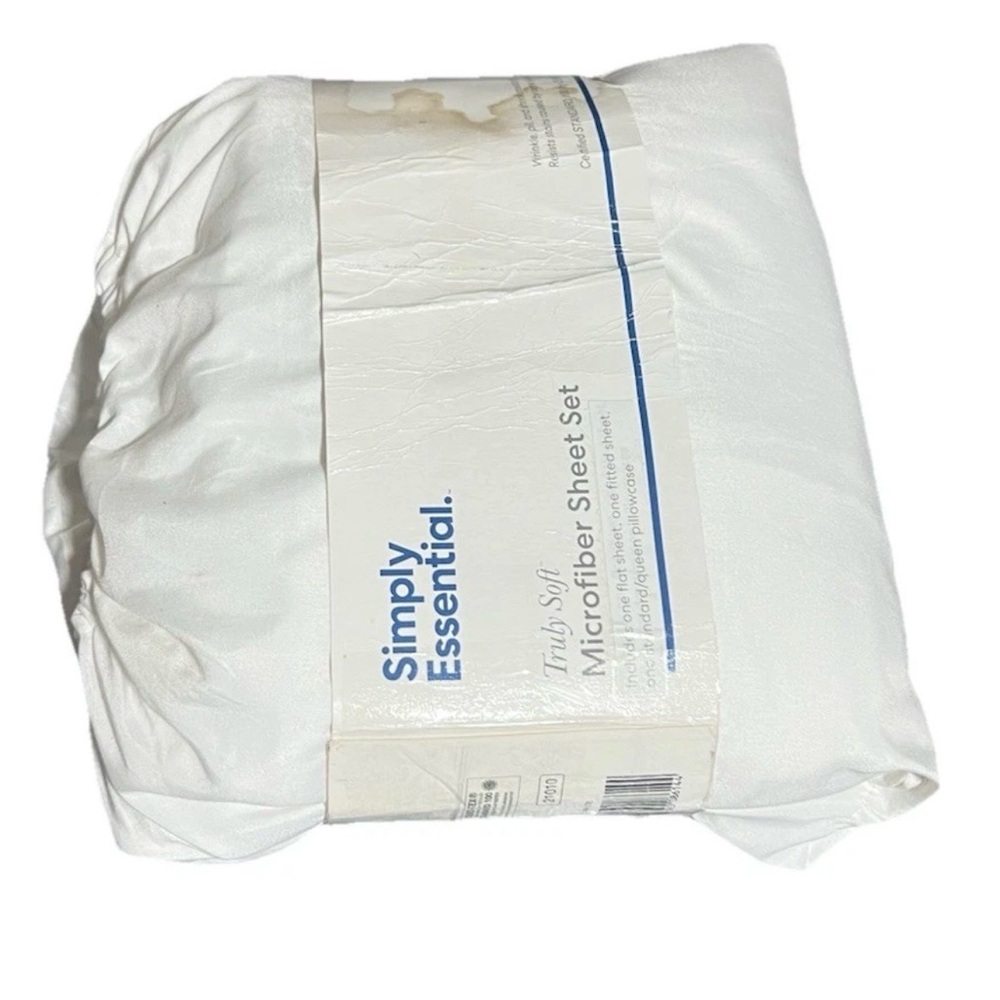 Simply Essential Truly Soft White, 3-Piece Microfiber Sheet Set/ Twin size